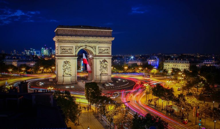 Arc de Triomphe at night