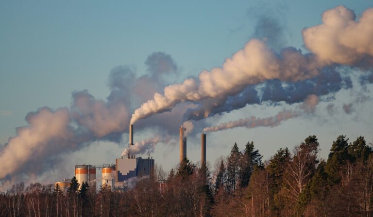 Air pollution from industrial faciliity