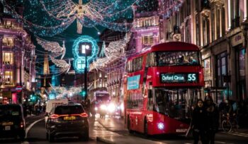 An urban traffic in London Night|luca micheli unsplash