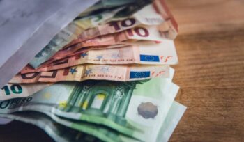 Assorted euro bills|davidcohen unsplash