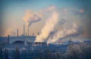 Coal pollution|Eiffel Tower in Paris