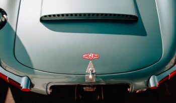 Jaguar car from above|Jaguar car emblem