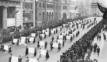 Women's suffragists parade in New York City in 1917|Women's suffragists parade in New York City in 1917